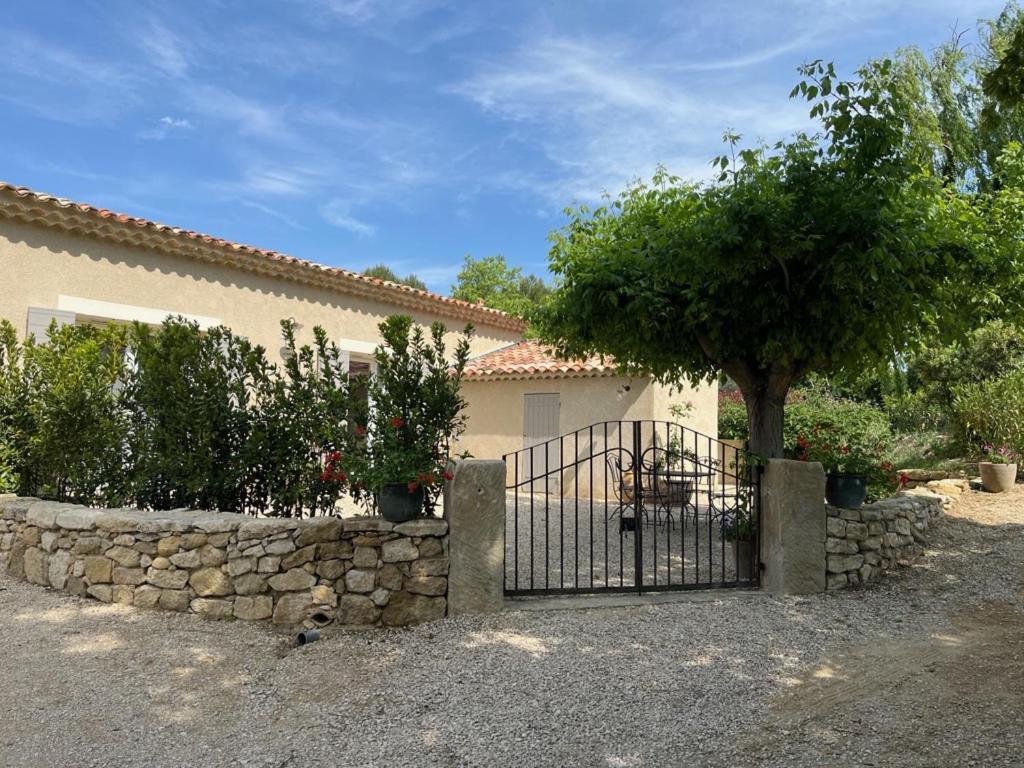 Bastide Provencale Villa Cadenet Eksteriør bilde